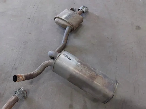 OEM 55564243 Pakoputken vaimennin-sarja Opel Astra J 1.6T image 4