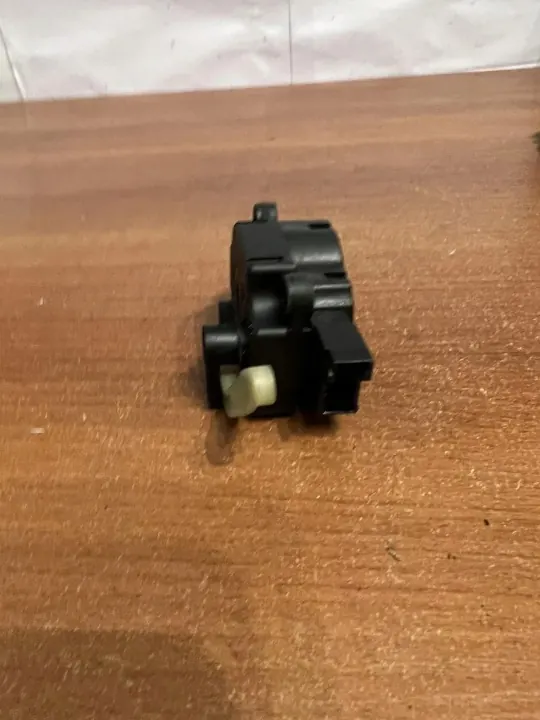 Fläppmotor OEM D2148 för Mercedes-Benz C W203 image 3
