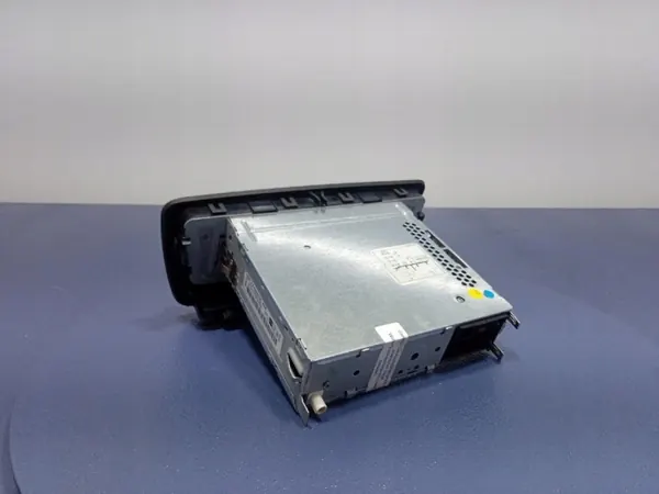 Seat Ibiza 4 OEM 6J0035156 Tehdasradio CD image 4