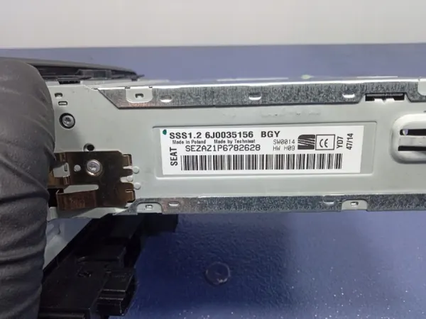 Seat Ibiza 4 OEM 6J0035156 Tehdasradio CD image 7