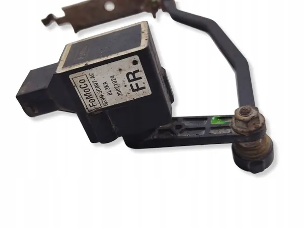 Sensor de nível dianteiro direito OEM 6G9N3C097AC Volvo V70 image 6