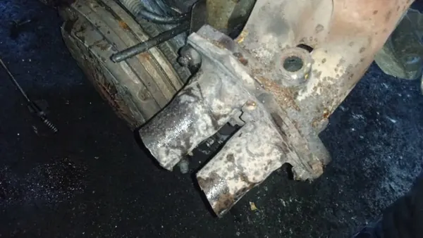 Avgasgrenrör OEM 058253033A Audi A4 1.8L image 3