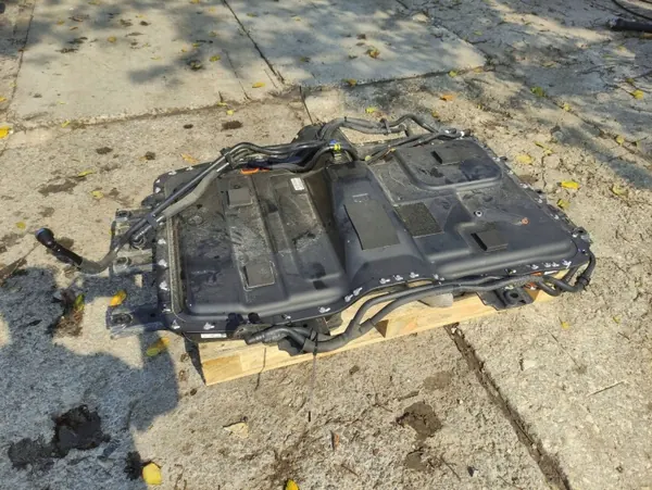 Bateria OEM 37501-CZ500 para Hyundai Tucson 1.6 T-GDI Híbrido image 3