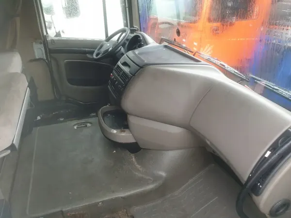 Complete cabine DAF XF 105 2013 met pilaar - OEM image 5