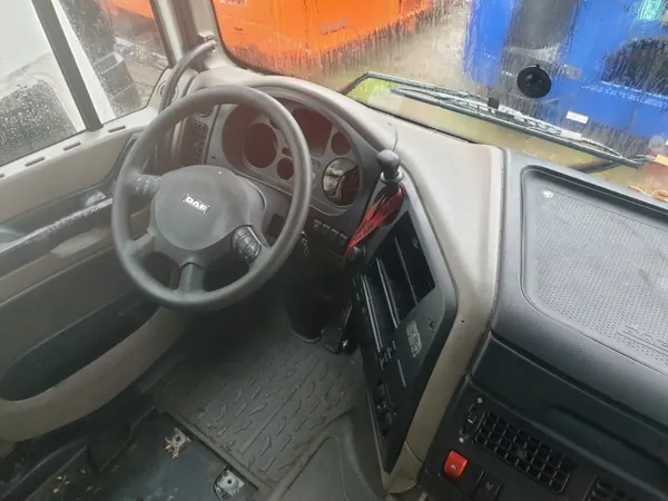 Complete cabine DAF XF 105 2013 met pilaar - OEM image 6