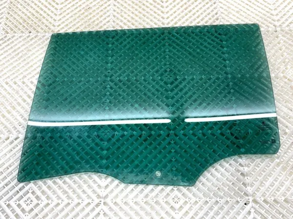 Achter Linker Ruit OEM 5E7845205A Skoda Octavia IV image 2