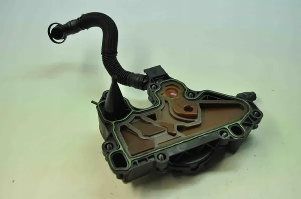 Audi A3 S3 8V Motorutrymme Delar OEM 06K103495C image 3