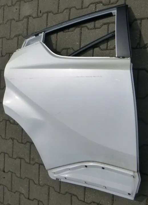 TOYOTA C-HR Bakre Höger Dörr OEM image 3