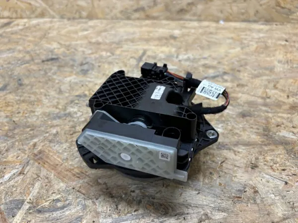 OEM 5H0827469M kofferbakhandgreep embleem voor VW Golf VIII image 6