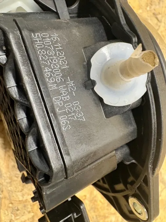 OEM 5H0827469M kofferbakhandgreep embleem voor VW Golf VIII image 9