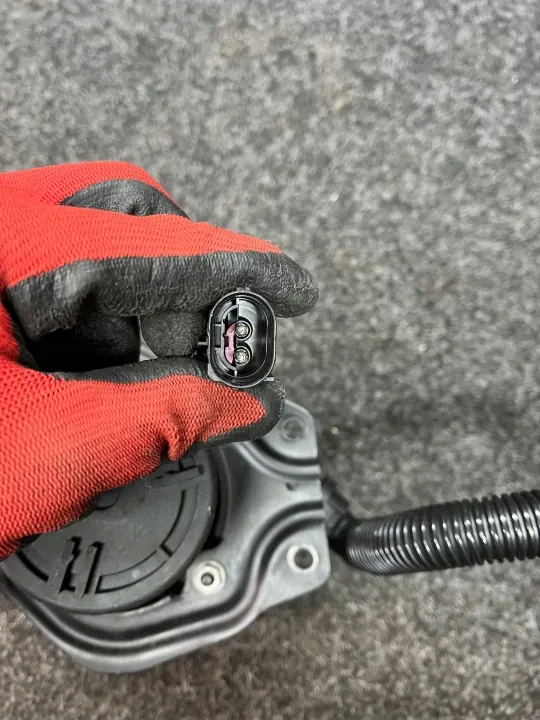 Pompe à air secondaire BMW E46 OEM ZB7520225 image 3