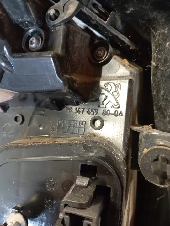 PEUGEOT 2008 Lámpara Trasera Derecha 9814745980 image 4