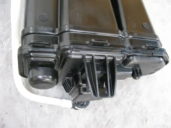 Filtre à charbon Volkswagen OE 2Q0201801A d'occasion image 4