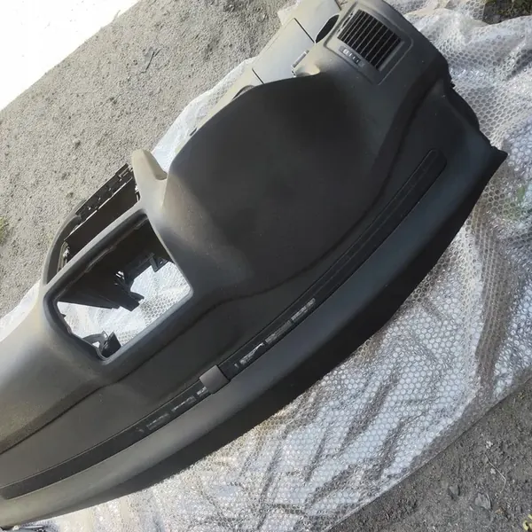 Skoda Octavia II FL dashboard set OEM octavia II FL image 4