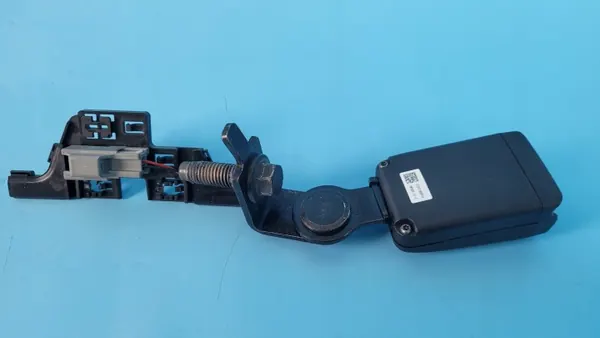 Fivela cinto traseiro Tesla Model 3 OEM 1085939-C1-E image 6