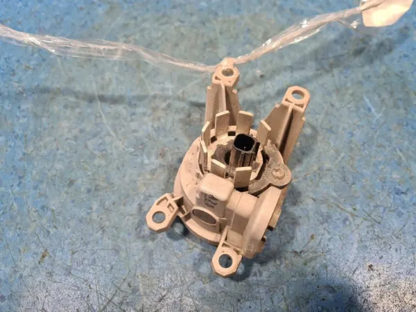 Faro Halógeno Derecho Toyota OEM SIMAR-58715- image 5