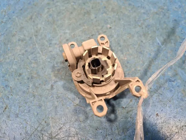 Faro Halógeno Derecho Toyota OEM SIMAR-58715- image 6