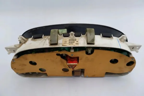 Snelheidsmeter Chrysler Voyager 1995-2000 2.4 150PK P04685624 image 4