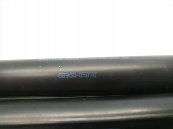 Toyota Avensis Heckklappendämpfer OEM 68960-05070 image 5