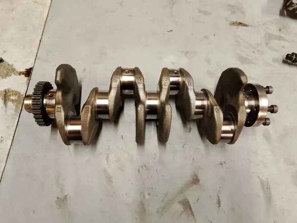 Virabrequim OEM AUTO-MAX KALISZ para 2.0 TDI VW Crafter image 2