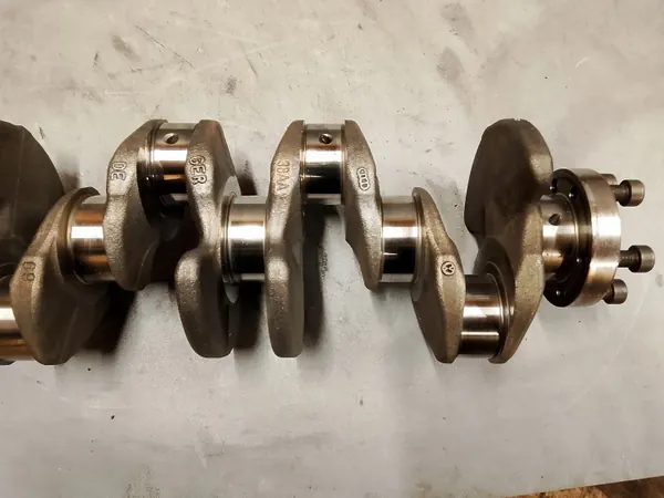 Virabrequim OEM AUTO-MAX KALISZ para 2.0 TDI VW Crafter image 8