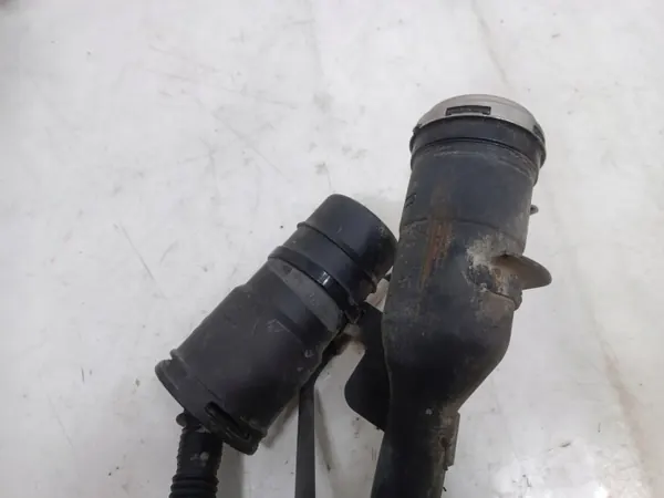 Manguera de llenado combustible OEM 52029841AG Dodge RAM 1500 image 6