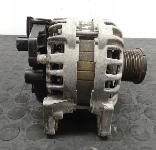 Vaihtovirtageneraattori Renault 0.9 TCE OE 231002854R image 3