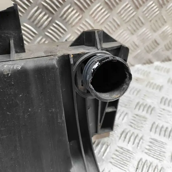 Oliekoeler Porsche Boxster 3.4L 2008 OEM 99710603702 image 6