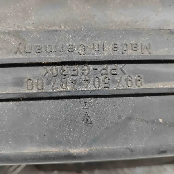 Oliekoeler Porsche Boxster 3.4L 2008 OEM 99710603702 image 7