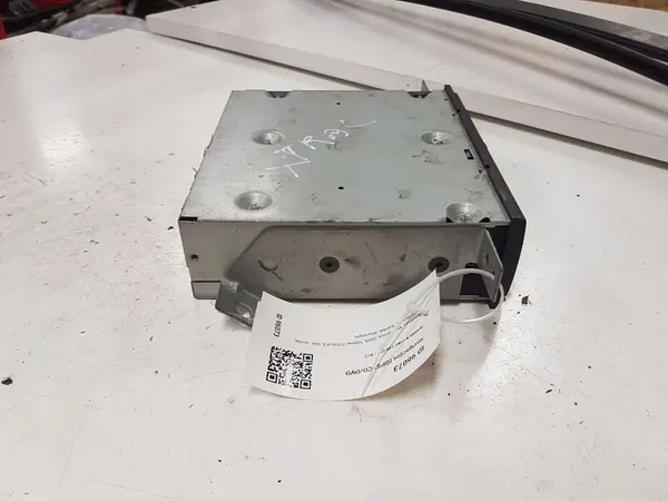 Nissan X-Trail T30 Navigaatiolukija 915ES60A image 2