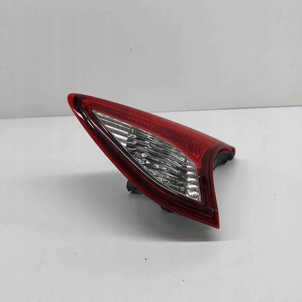 Mazda CX-5 2011 Luz trasera de maletero derecha image 2