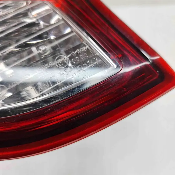 Mazda CX-5 2011 Luz trasera de maletero derecha image 9