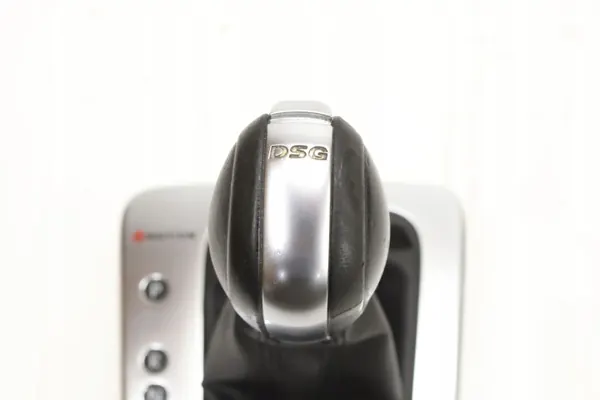 Versnellingspookknop OEM 5N1713203AB - Gebruikt image 5