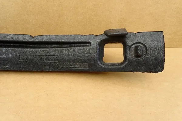 Toyota C-HR Lift 19- framstötfångarabsorber OEM 52611F4080 image 8