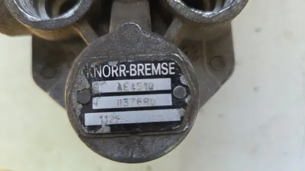 Vanne multi-canal 6 voies Mercedes Actros ae4510 image 4