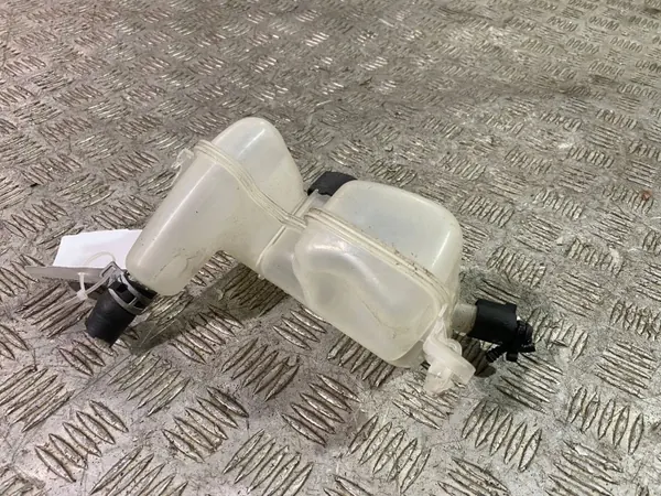 Volvo XC90 2017 Réservoir de liquide de refroidissement OEM 31338410 image 2