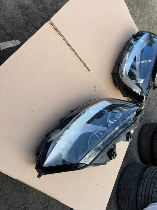 Faróis dianteiros VW Sharan II 7N1941005 7N1941006 image 2