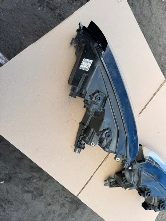 Faróis dianteiros VW Sharan II 7N1941005 7N1941006 image 3