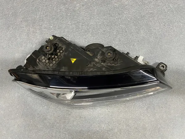 VW CADDY LIFT BI-XENON LED Oikea Ajovalo image 6