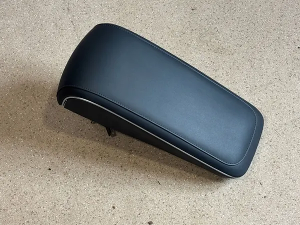 Accoudoir console centrale OEM LPV13486 pour Hyundai Ioniq 5 image 2