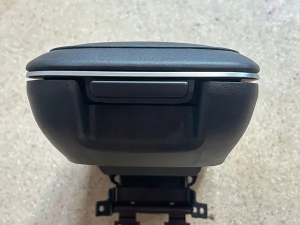 Accoudoir console centrale OEM LPV13486 pour Hyundai Ioniq 5 image 8