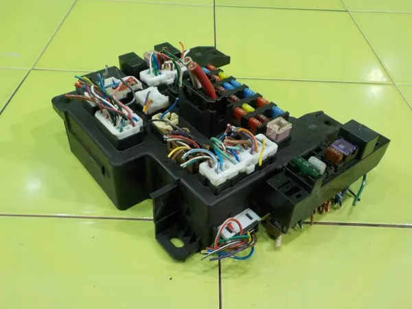 Sulakekaappi BSI OEM 8637A322 Peugeot 4007 2.2 HDI:lle image 3