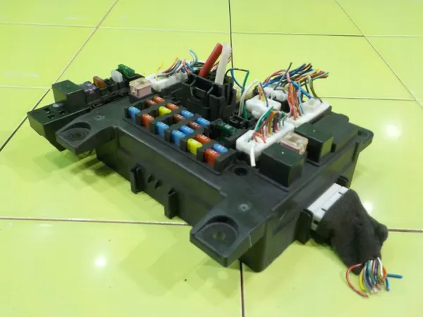 Sulakekaappi BSI OEM 8637A322 Peugeot 4007 2.2 HDI:lle image 4