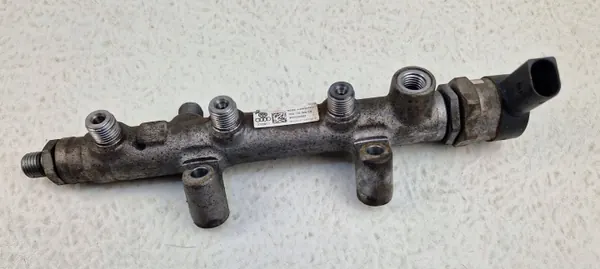 Rail d'injection Porsche 059130090CB pour Panamera 970 image 5