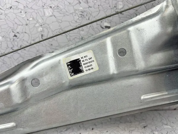 Elevador de vidro dianteiro esquerdo Hyundai Ioniq 5 OEM 82401GI010 image 4