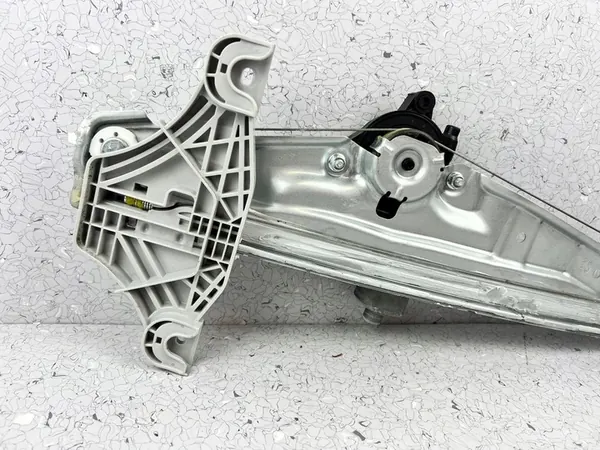 Elevador de vidro dianteiro esquerdo Hyundai Ioniq 5 OEM 82401GI010 image 6