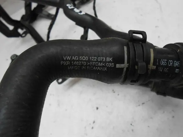 VW Golf VII Vesi Putket Moottorin Jäähdytys image 6