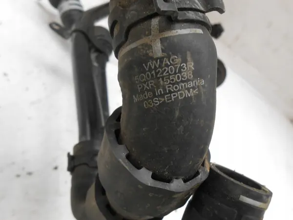 VW Golf VII Vesi Putket Moottorin Jäähdytys image 7