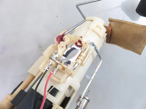 Bomba de combustible Mitsubishi Pajero Pinin 1.8 GDI MR373744 image 6