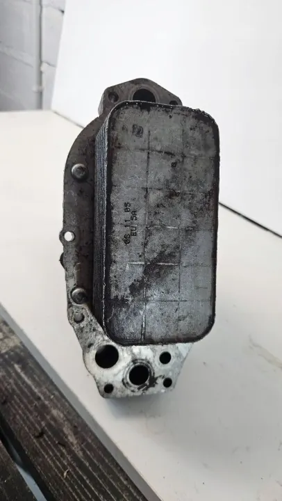 Peugeot 607 2.7 HDI Ölfilterbasis OEM 4R8Q6C711DA image 3